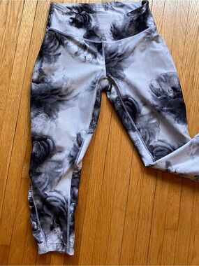 MPG Black & Gray Floral Kids Leggings